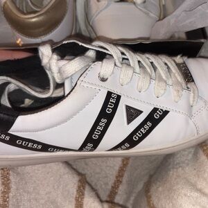 GUESS women’s  White and Black Logo Sneakers